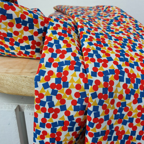 Art Gallery Fabrics Premium Baumwollstoff Sisu Weiß Bunte Steine