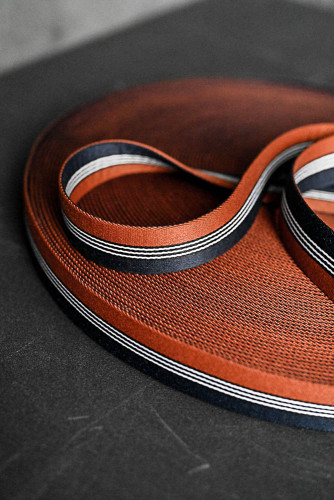 Merchant and Mills: Dashing Rust Navy 35mm Gurtband